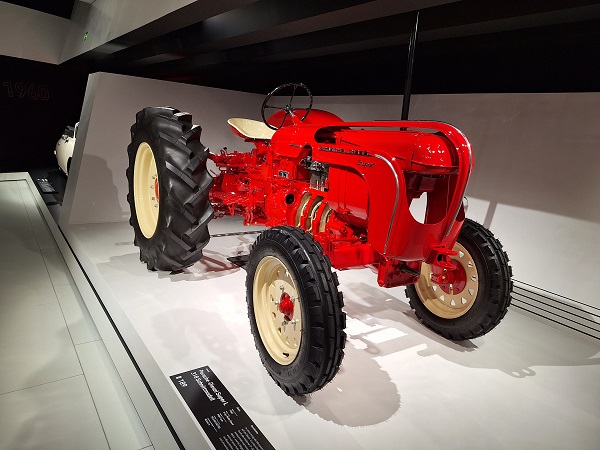 tractor_porsche