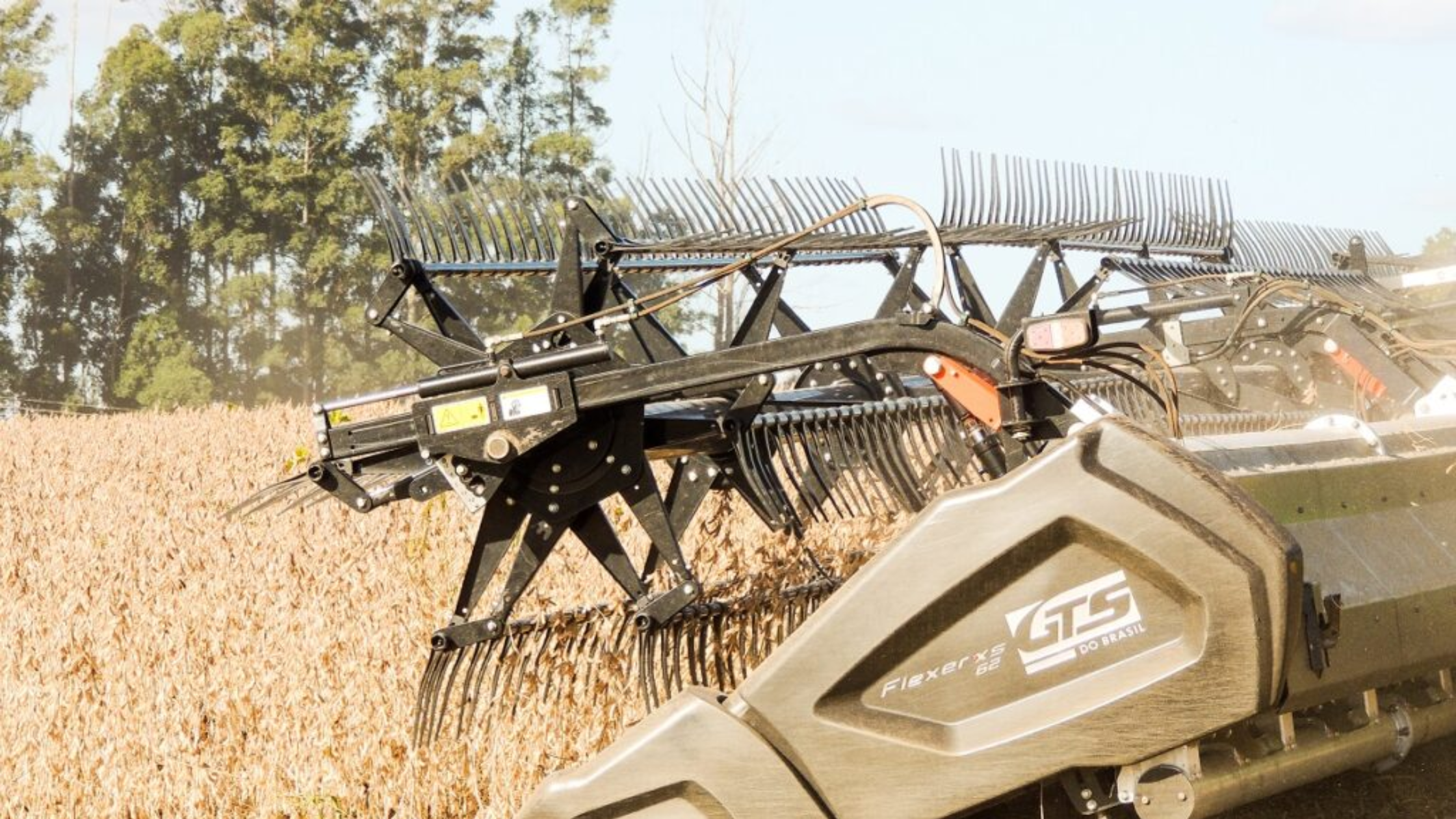 La línea de plataformas de la marca brasileña incluye versiones de hasta 60 pies de ancho de corte